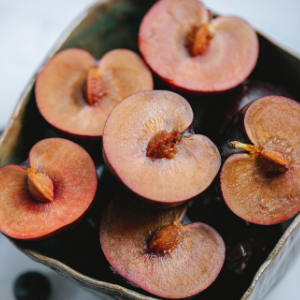 proprietà prugne frutta di agosto